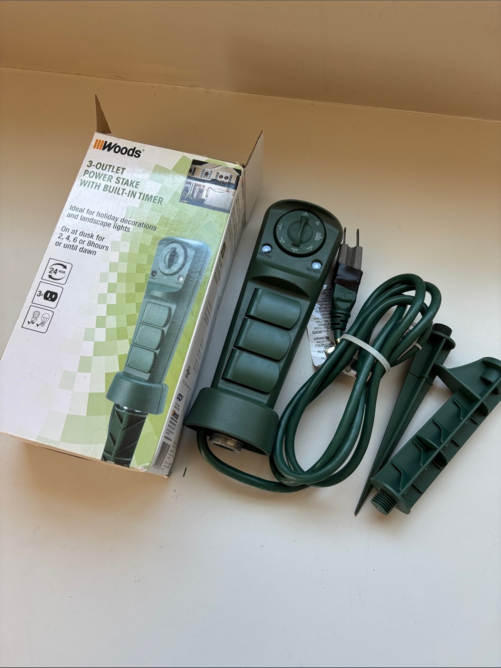 Outdoor outlet -NIB - 3 outlets/timer - 
ground stake